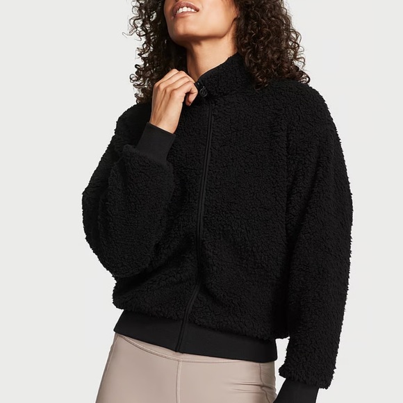 VICTORIA'S SECRET
Cozy Fleece Full-Zip Mock Neck Jacket - Picture 2 of 6